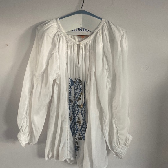 Boho white blouse with sequins and embroidery - Picture 1 of 5